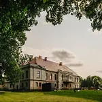 Bed & Breakfast Folwark Wielka Wies - Palac Pod Debem Glowczyce