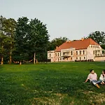 Folwark Wielka Wies - Palac Pod Debem Glowczyce