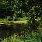 Folwark Wielka Wies - Palac Pod Debem Bed & Breakfast 4*