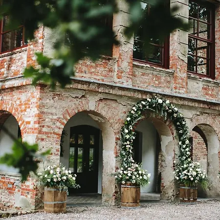 Folwark Wielka Wies - Palac Pod Debem Główczyce