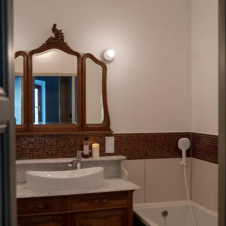 Panzió Folwark Wielka Wies - Palac Pod Debem