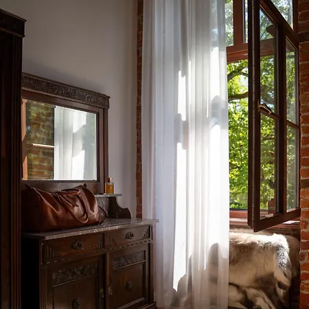 Folwark Wielka Wies - Palac Pod Debem Panzió 3*