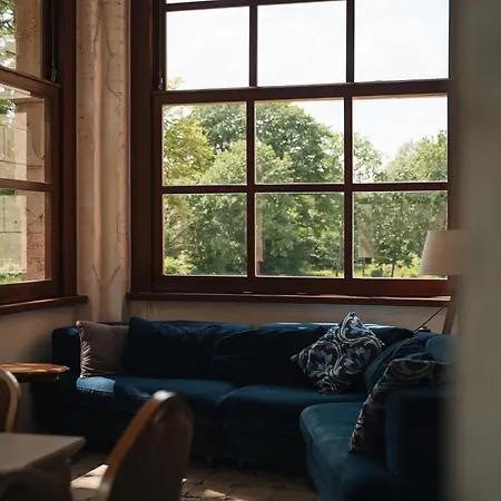 Folwark Wielka Wies - Palac Pod Debem Panzió