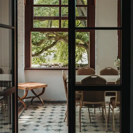 Folwark Wielka Wies - Palac Pod Debem 3*