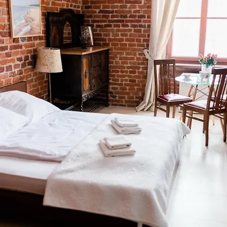 Bed & Breakfast Folwark Wielka Wies - Palac Pod Debem Glowczyce