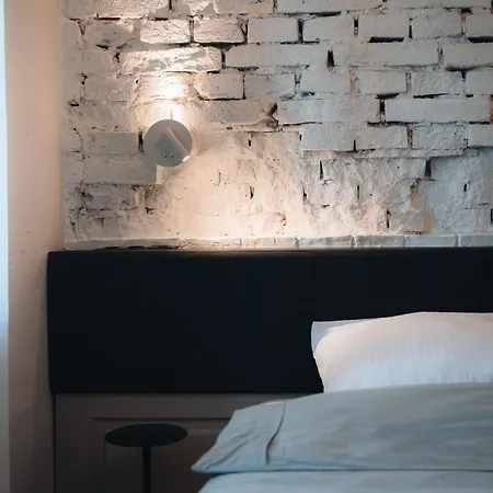 Folwark Wielka Wies - Palac Pod Debem