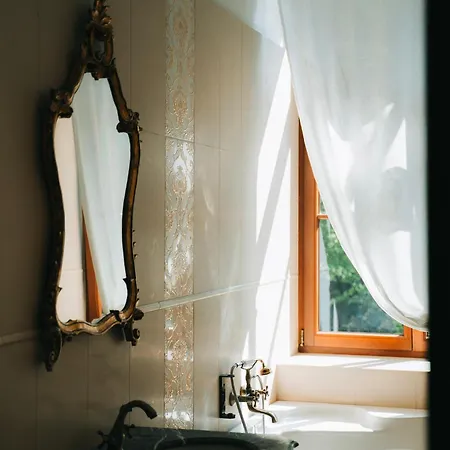 Folwark Wielka Wies - Palac Pod Debem Panzió 3*