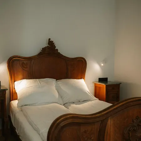 Folwark Wielka Wies - Palac Pod Debem