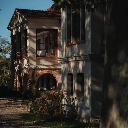 Folwark Wielka Wies - Palac Pod Debem Panzió Główczyce