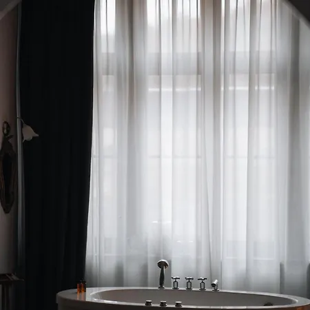 Folwark Wielka Wies - Palac Pod Debem 3*