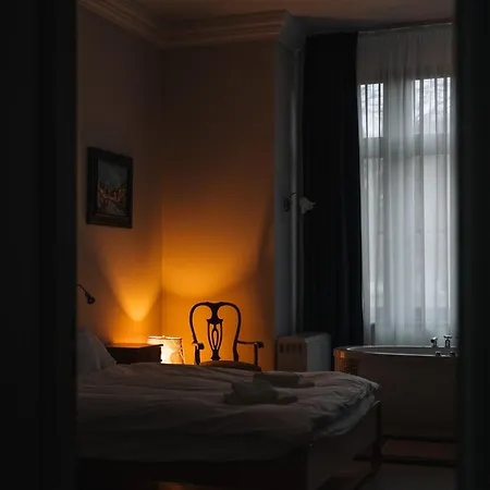 Folwark Wielka Wies - Palac Pod Debem Panzió