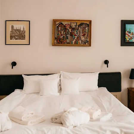 Folwark Wielka Wies - Palac Pod Debem Bed & Breakfast Glowczyce