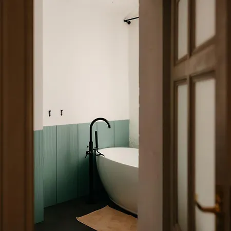 Bed & Breakfast Folwark Wielka Wies 4*