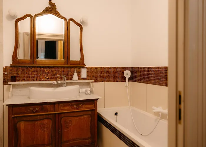 Bed & Breakfast Folwark Wielka Wies - Palac Pod Debem Glowczyce