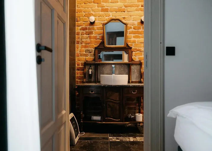 Bed & Breakfast Folwark Wielka Wies - Palac Pod Debem