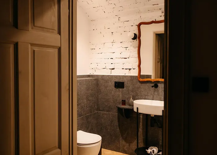 Folwark Wielka Wies - Palac Pod Debem Bed & Breakfast Glowczyce