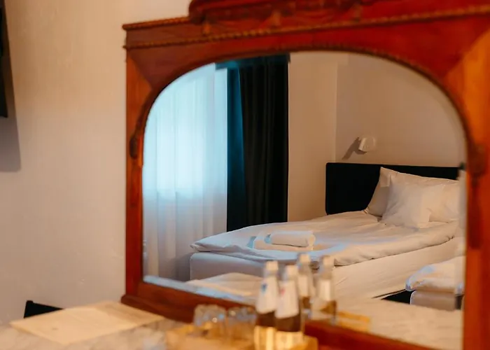 Folwark Wielka Wies - Palac Pod Debem 3*