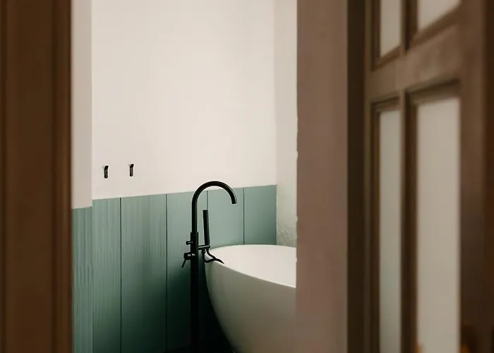 Bed & Breakfast Folwark Wielka Wies - Palac Pod Debem 3*