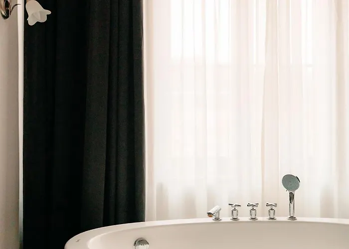 Folwark Wielka Wies - Palac Pod Debem Glowczyce