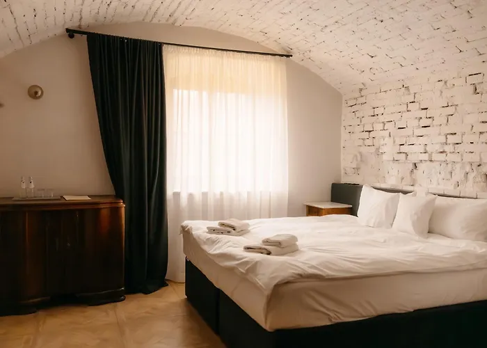 Folwark Wielka Wies - Palac Pod Debem 3* Glowczyce