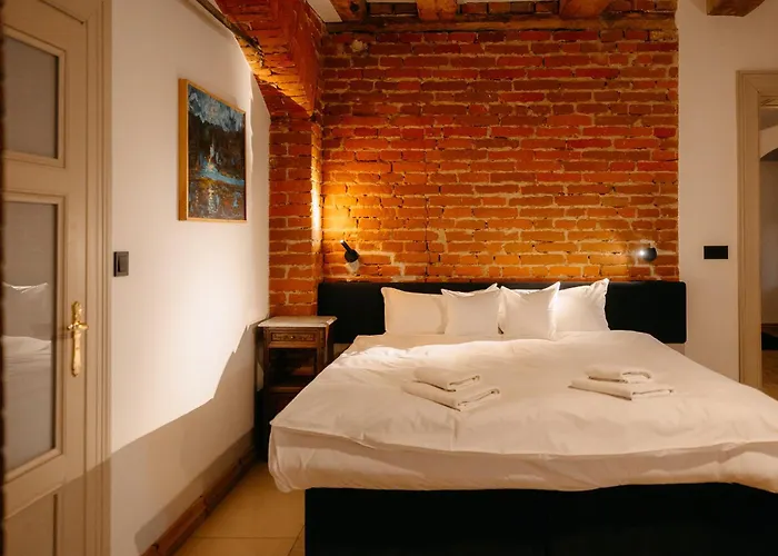 Folwark Wielka Wies - Palac Pod Debem