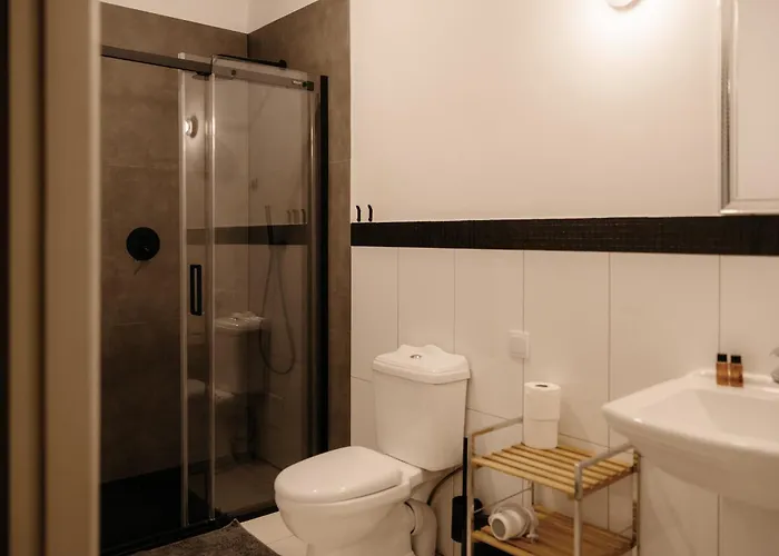 Folwark Wielka Wies - Palac Pod Debem Bed & Breakfast