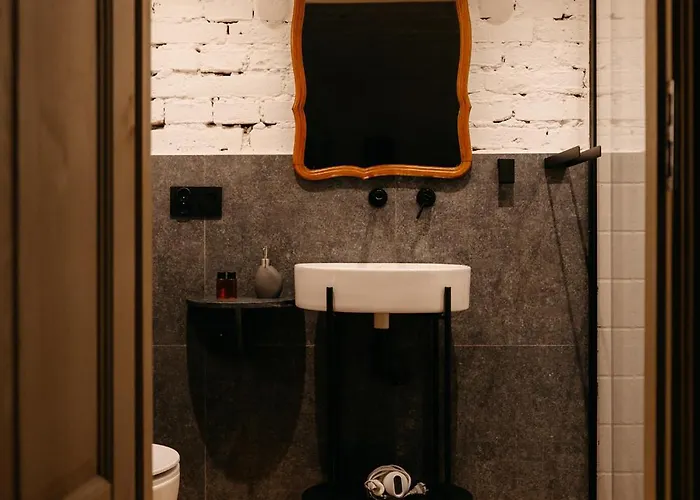 Bed & Breakfast Folwark Wielka Wies - Palac Pod Debem 3*