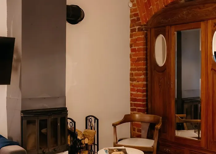 Folwark Wielka Wies - Palac Pod Debem 3*