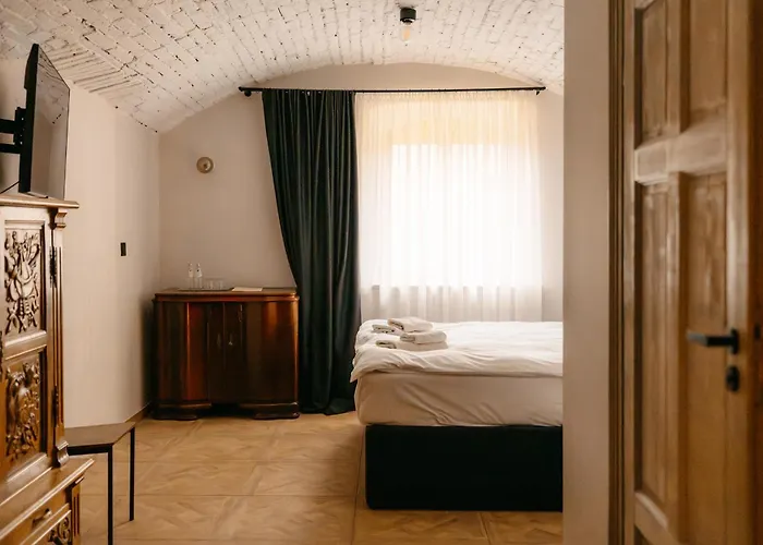 Folwark Wielka Wies - Palac Pod Debem Glowczyce