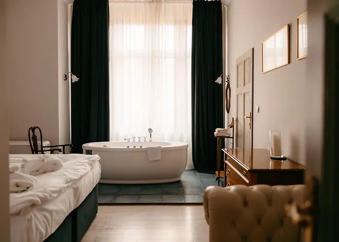 Folwark Wielka Wies - Palac Pod Debem Bed & Breakfast