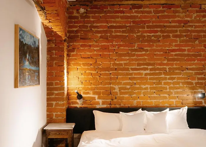 Folwark Wielka Wies - Palac Pod Debem Bed & Breakfast