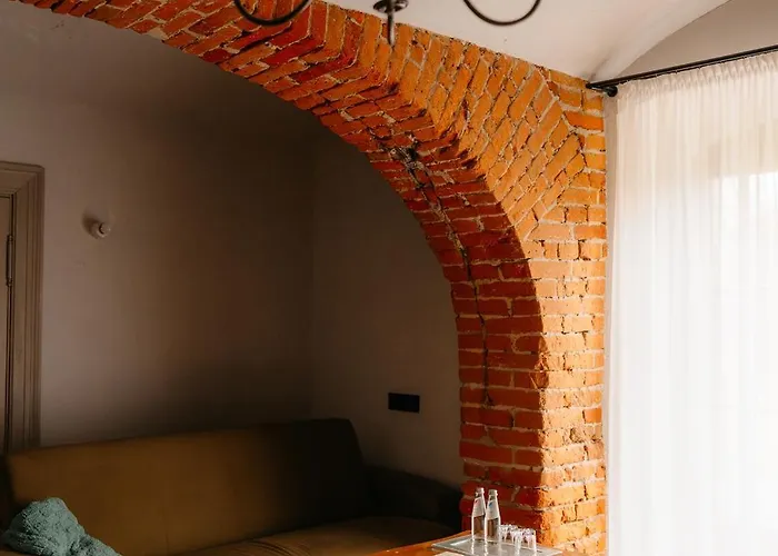 Folwark Wielka Wies - Palac Pod Debem Bed & Breakfast