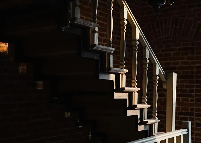 Pałac Wielka Wieś - Pałac Pod Dębem Nocleg ze śniadaniem 4*