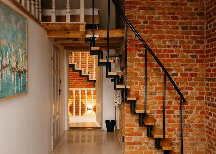 Folwark Wielka Wies - Palac Pod Debem Bed & Breakfast