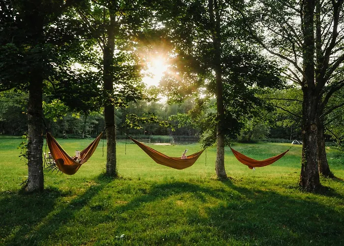 Nocleg ze śniadaniem Pałac Wielka Wieś - Pałac Pod Dębem Glowczyce